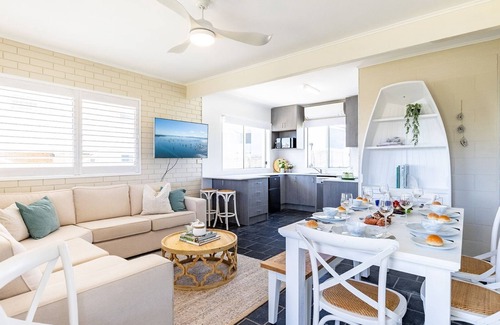 Anna Bay House | Anna Bay Beach Shack, 44 Ocean Avenue - fantastic 2 storey house with spectacular views