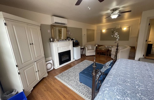 Wolfville Bed & Breakfast | Annapolis Suite HotTub, KingBd, Downtown