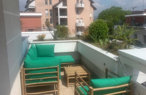 Cran-Gevrier Apartment | Annecy center top floor, mountain view terrace 2 bedrooms