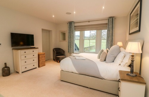 Fourstones Near Bentham House | ANNESIDE, pet friendly, with open fire in Cowan Bridge