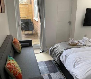 Beddington South Apartment | Annex D. One Bedroom flat in south London