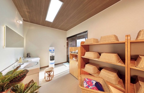 Shirahama Hotel | Annex | Yuunagi Fully equipped kitchen JapaneseWestern style room with twin beds Stairs avail/Nishimuro-gun Wakayama