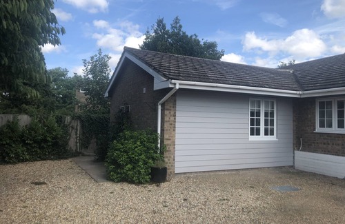 Mildenhall House | Annexe II 15 mins walk from Mildenhall Centre