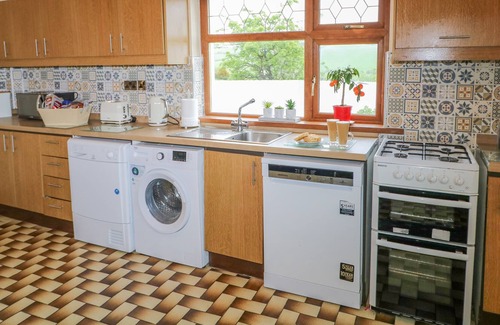 Newry Cottage | ANNIE'S PLACE, pet friendly, character holiday cottage in Crossmaglen