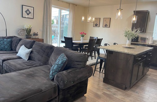 West Valley House | Annie’s Place! Right in the heart of Boise!