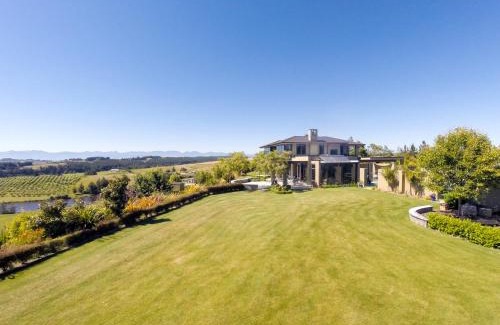 Tasman House | Ansarli Estate - Luxury Holiday Home