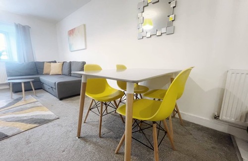 Easton Apartment | Anstey Heights - Apartment 4 - Hopewell