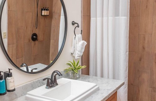 Antoneys Cay Hotel | Anthony's Key Resort