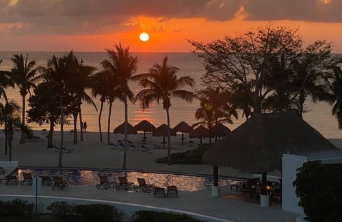 Costa Maya Condo | Anthonys' Escape Residencias Reef Beachfront Condo - Perfection