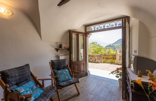 Vesio House | ANTICA CORTE GINEVRA - AP. LANCILLOTTO LAKE OF GARDA
