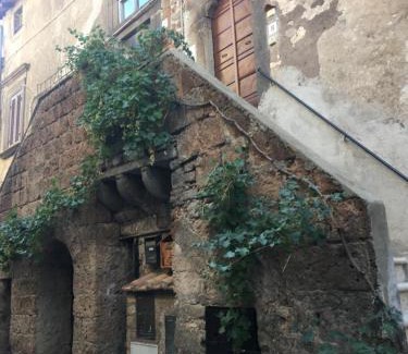 Barbarano Romano Apartment | antica dimora