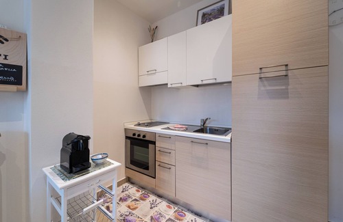 Monzambano Apartment | Antico Stemma Corte Meneghella - Lavanda