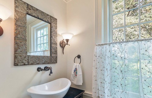 Duxbury House | Antique In Historic Shipbuilder District, 1 Acre, Gardens, Just Steps From Bay