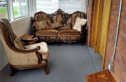 Midland Apartment | Antique Retreat Private Apt near downtown& arena, dining & activities