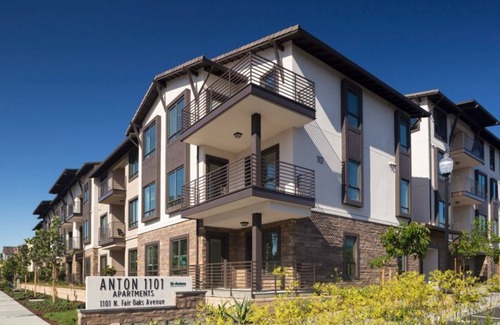 Morse Park Condo | Anton 1101 2BR – Poolside Living & Fire Pit Vibes