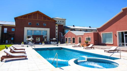 Plaza Huincul Hotel | Antu Malal Hotel