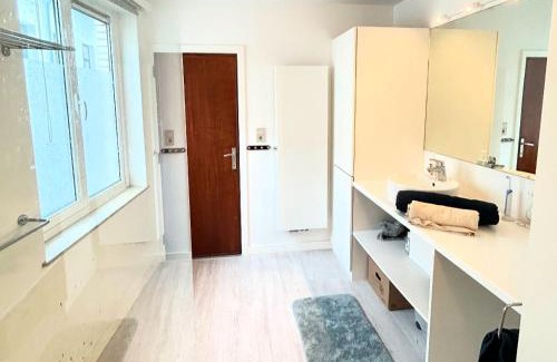 University District Apartment | Antwerp Gem Walk everywhere