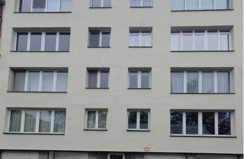 Antwerp Apartment | Antwerp Hideaway, outside of low emission zone