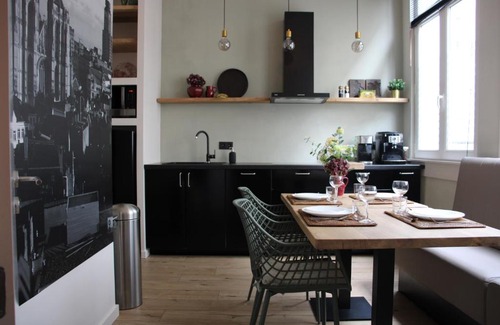 University District Apartment | Antwerp White House
