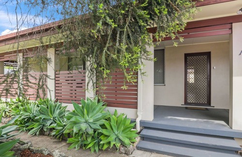 Cessnock House | Anzac Cottage – A Pet-Friendly Escape with Games Room, Minutes from Wineries