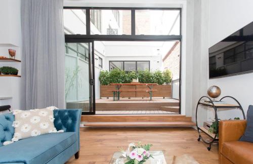 Auckland Central Business District Apartment | Anzac North Loft - 4 Bedrooms & 2 Free Car Parks