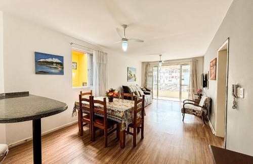 Canasvieiras Apartment | Apê Espaçoso, A/C e Garagem | 300m Canasvieiras