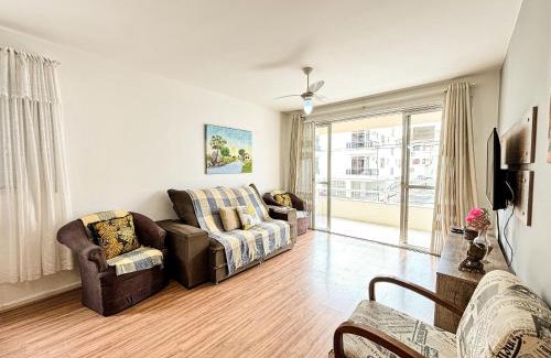 Canasvieiras Apartment | Apê Espaçoso, A/C e Garagem | 300m Canasvieiras