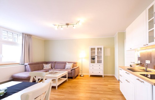 Uerzig Apartment | Ap 4 - Klosterberg-Junior Suite-Premium-Private Bathroom-Vineyard view