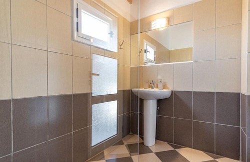 Himare Apartment | Ap 7 - Villa Goro wPool, Views, Kitchen & Parking