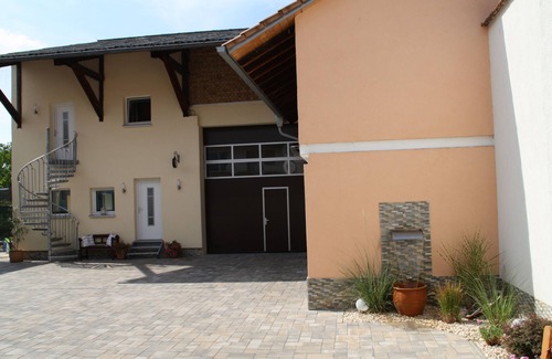 Bockenheim an der Weinstrasse Condo | Apartments Achenbach - living and wellness in the old winery