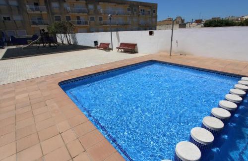 Sant Jaume d'Enveja Apartment | Ap ELS PINS, ideal para tus vacaciones cerca del mar, wifi gratuito, aire acondicionado , piscina comunitaria, se admiten mascotas, playa para perros - ES-184-68