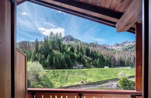 Arabba Apartment | Apartment 'Cesa Portados Gabi 2' with Mountain View, Shared Garden and Wi-Fi