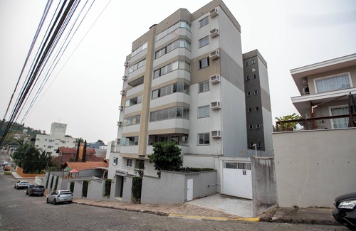 Salto Apartment | Ap próximo a Vila Germânica c Churrasqueira FG3366