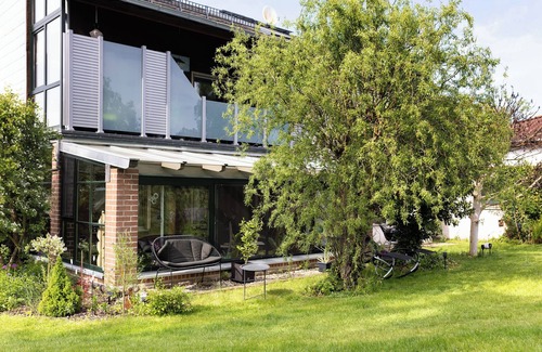 Hoechstaedt im Fichtelgebirge Apartment | Apartment 'Wiesenblume' with Private Terrace and Shared Garden