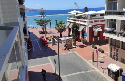 Las Palmas de Gran Canaria Apartment | Apartamento Céntrico Estilo Moderno Junto a la Playa,en una Ciudad Llena de Vida