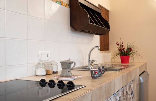 Mombaroccio Apartment | Apartment in Villagrande with Pool & Garden