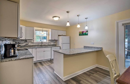 Wilmington House | ‘Apache Trail’ Home - 3 Mi to Masonboro Island!