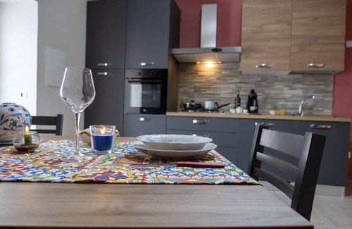Santo Stefano di Camastra House | Apartment located in the center of town. With all the amenities.