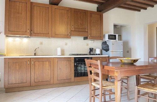 Fucecchio Apartment | Aparment Perfect for Families In Holiday Home With Pool, Park, Wi-Fi & Hammocks!
