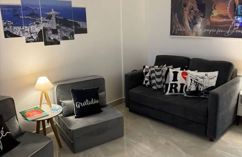 Copacabana Apartment | Apartment located on Copacabana Beach, sea view, living room and bedroom