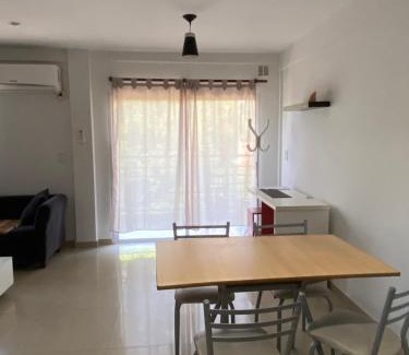 Monte Grande Apartment | Apart Duclout Monte Grande a 15 minutos del Aeropuerto Ezeiza Zona Residencial