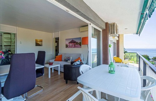 Sant Andreu de Llavaneres Apartment | Apartment Llavaneras II view at the sea and pool