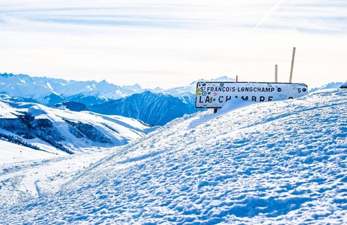 Saint-Francois-Longchamp House | Apartment for 2 to 4 people with unique ski in & out in the center of Saint François Longchamp.