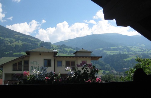 Ried im Zillertal Apartment | APART KOPP - 1 APARTMENT 2 - 4 pers. Child-friendly Close to the center Garden