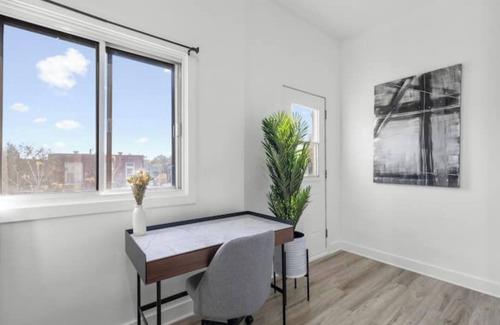 Mile End Apartment | Apart with office in the Plateau