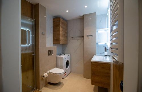 Nowy Targ Apartment | Apartament AVIATOR - lokalizacja w centrum, wysoki standard z KLIMATYZACJĄ, balkon, prywatny parking