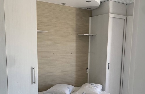 Indaia Apartment | Apartamento em Frente a Praia em Caraguatatuba Para 6 Pessoas