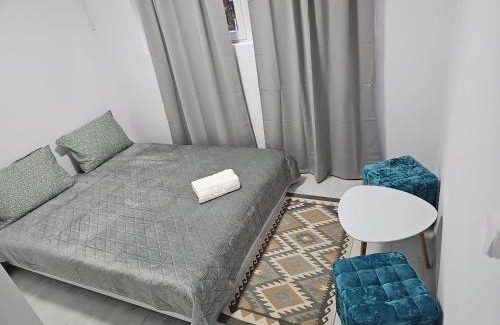 Arad Apartment | Apartament 'Cu viață', parcare fără plata, check in NON STOP