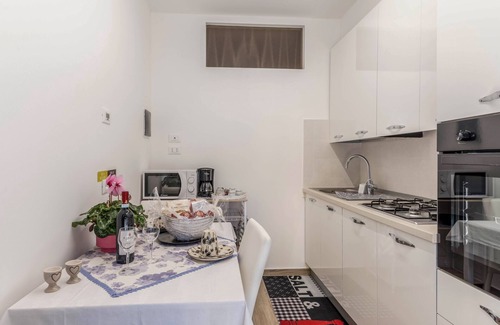 Cassone Apartment | Apartament in Malcesine Cassone on Lake Garda with Mountain View & Terrace