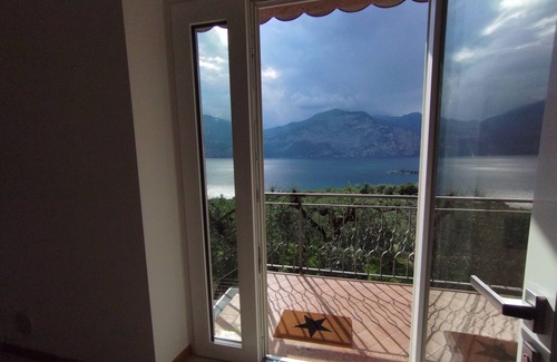 Assenza Apartment | Apartament Malva 2 with balcony and amazing lake view